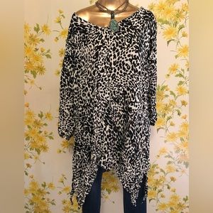 Krishma tunic black and white one size